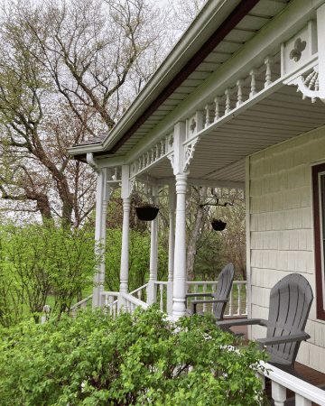 1900 Victorian Farmhouse front porch